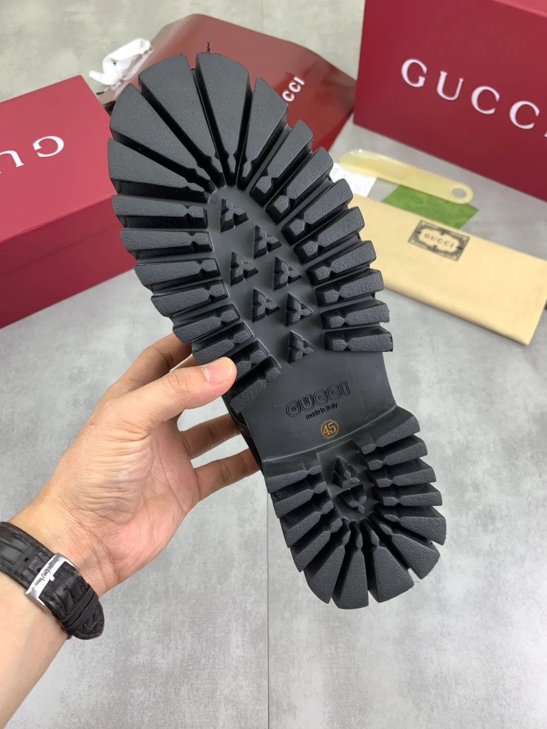 Men's Men's Shoes 💰P420 💰【New Style】 Gucci lazy slip-on couple 🧑‍🤝‍🧑 style high-top leather shoes hot selection (Gucci GUCCI) official website latest Gucci lazy 🎁 leather shoes, hot style 💥 style is simple and elegant, exclusive for trendy men. Unique official website latest brand original double G pressure Floral elements 👑 Original Gucci decoration, fashionable and elegant, fabric original calfskin with double G denim ✅ Fully imported soft sheepskin lining, official website designated wear-resistant lightweight foam business outsole, classic model taken in kind 🎬 Size: 35-46 Various colors available